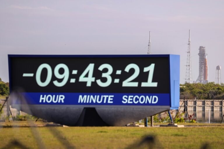 La NASA comienza la carga de combustible del cohete de Artemis II para su lanzamiento