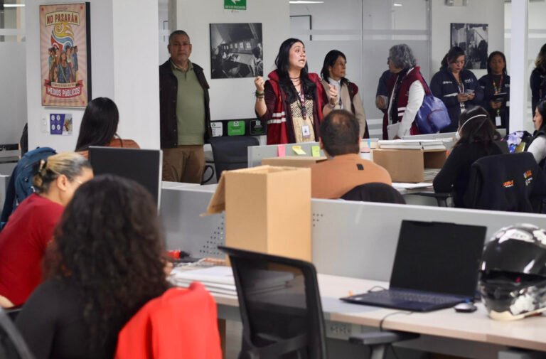 Colombia inspecciona medio público tras denuncias de acoso 