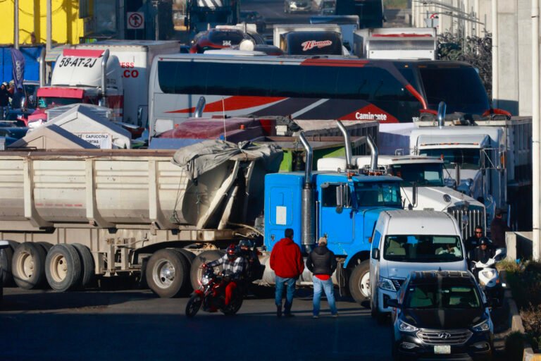 Transportistas y agricultores convocan a un paro nacional 