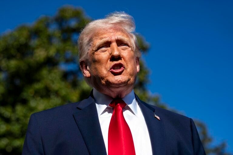 Trump amenaza con «eliminar» buques iraníes