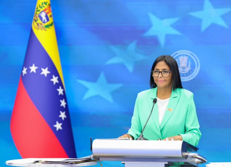 Delcy Rodríguez incrementará los salarios en Venezuela