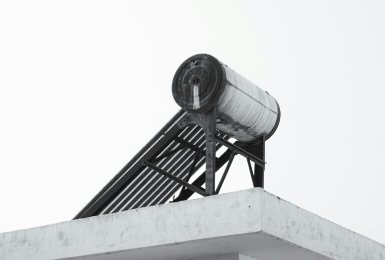 Entregan calentadores solares a bajo costo en Tula como parte de programa estatal