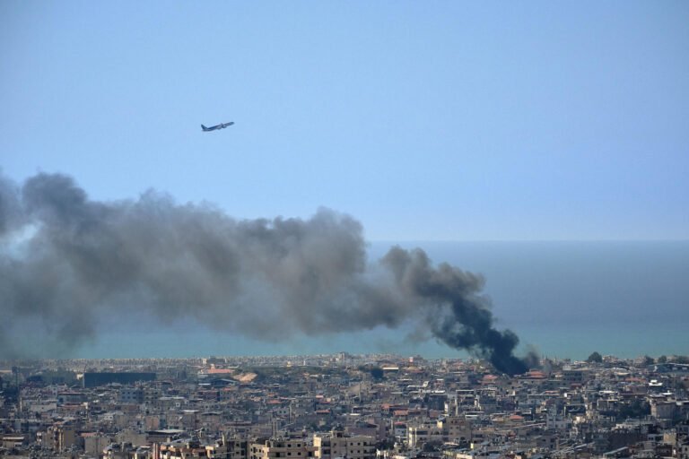 Israel bombardeó Beirut tras atacar 135 «objetivos»