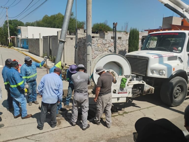 Llevan a cabo operativo de desazolve en Tlaxcoapan
