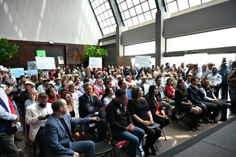 Realizan foro a favor de la tauromaquia