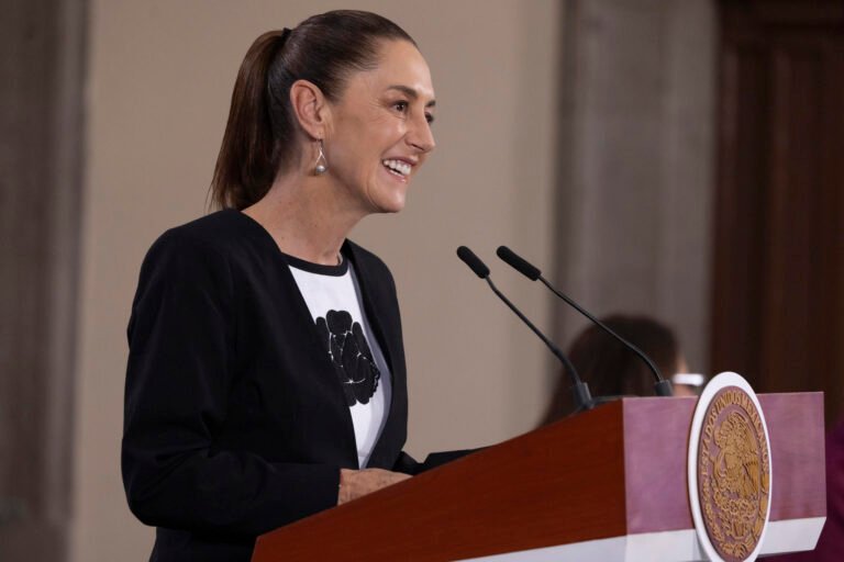 Claudia Sheinbaum reconoce la labor de las madres mexicanas