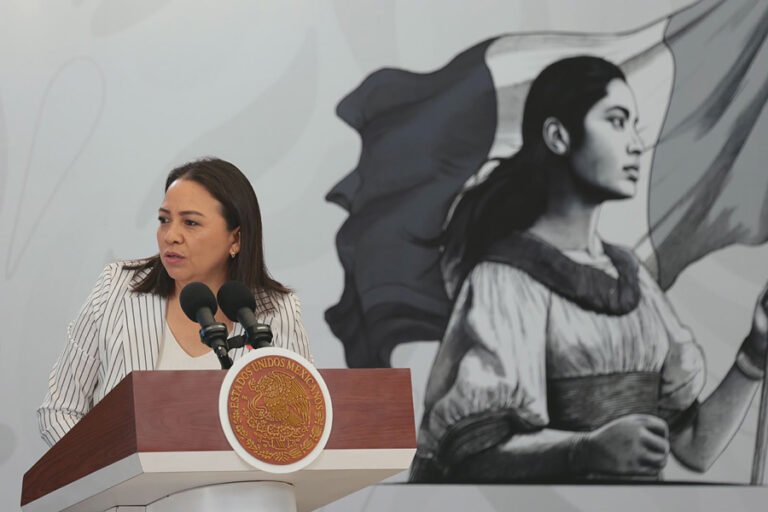 Trabajadores mexicanos piden a Sheinbaum una reforma fiscal para salarios y prestaciones