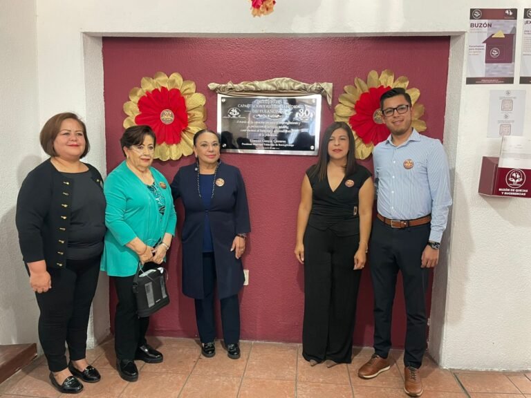 Conmemoran el 30 aniversario del Instituto de Capacitación Atención Médica del DIF