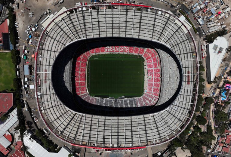 EL AZTECA, EL TEMPLO DONDE EL FUTBOL IMPUSO REGLAS Y LEYENDAS