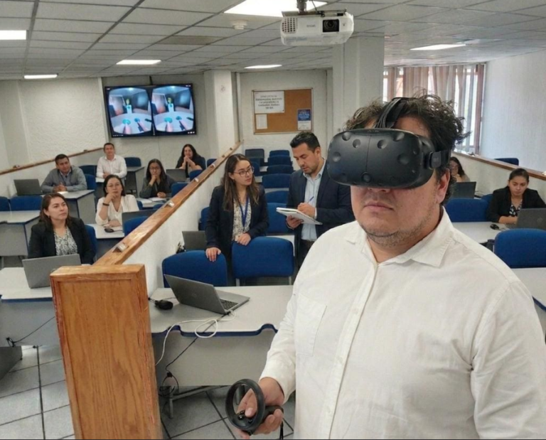 Estudiante crea realidad virtual inclusiva para capacitar a docentes