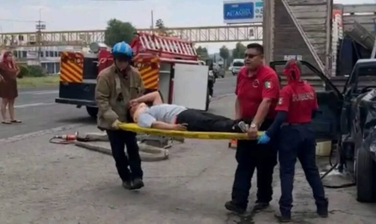 Brutal carambola deja al menos dos heridos graves