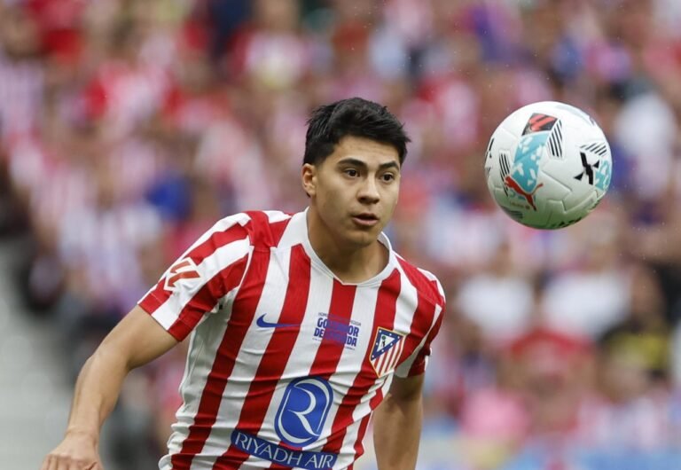 Llegan Obed Vargas, de Atlético de Madrid, y Santi Giménez, Milan