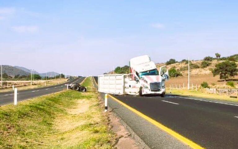 Otro vuelco de tracto, cargaba de gas 
