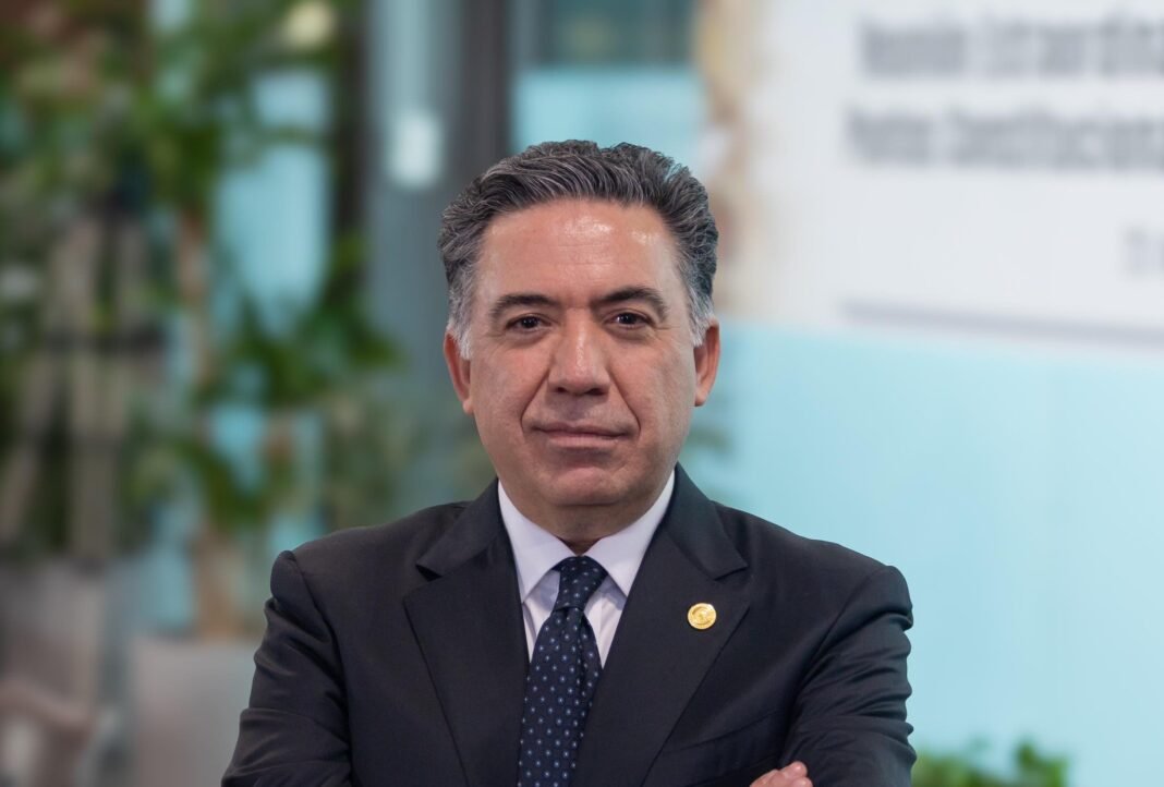 Facebook Enrique Inzunza Cázarez