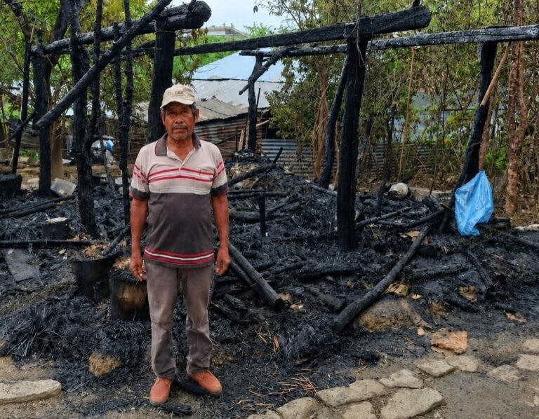 Incendio en localidad de Santa Cruz deja a familia en la calle 