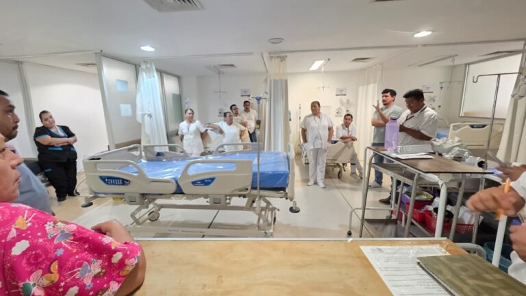 Entregan 20 camas nuevas de alta tecnología en hospital de Huejutla