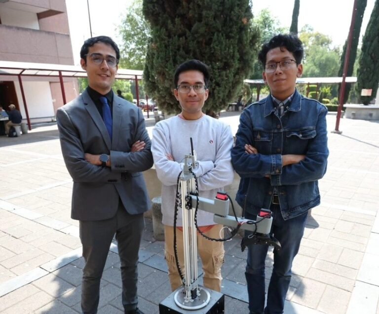 Estudiantes mexicanos desarrollan robot asistente 