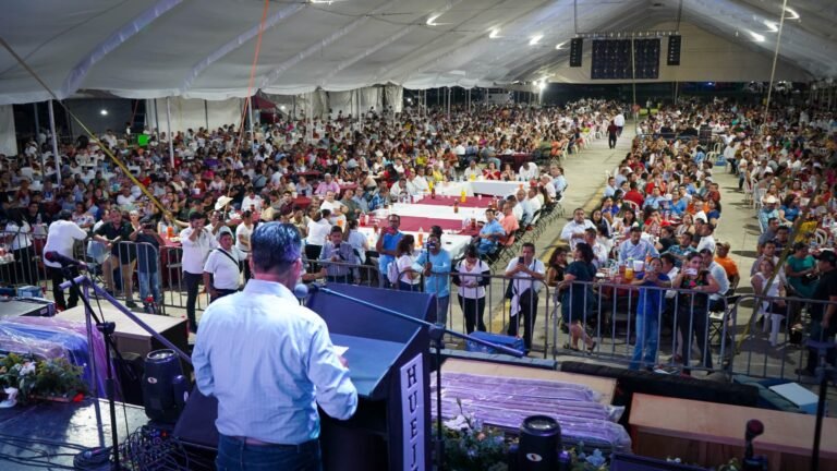 Reconocimiento a Docentes de Huejutla por el Alcalde Alfredo San Román