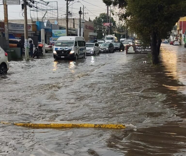 Dren en Fraccionamientos del Sur al 100% por lluvia intensa