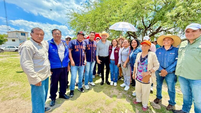 Cristhian Martínez entrega obras en Tula