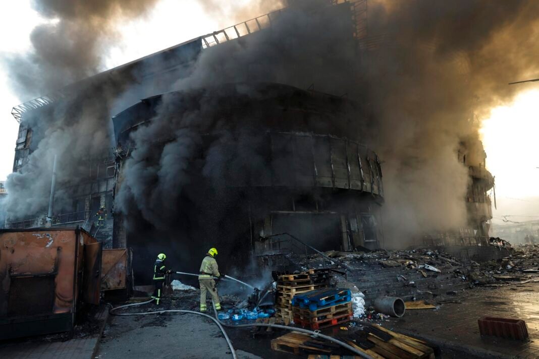 Cuatro muertos y casi 100 heridos en un bombardeo ruso a Ucrania con hipersónico Oréshnik