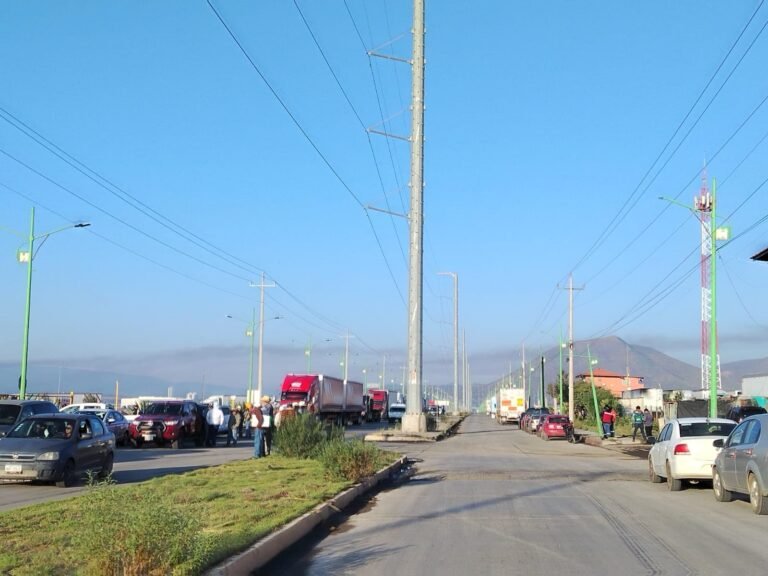 Alcaldía de Tepeapulco, cede a presión de habitantes de Irolo, otorgará obras