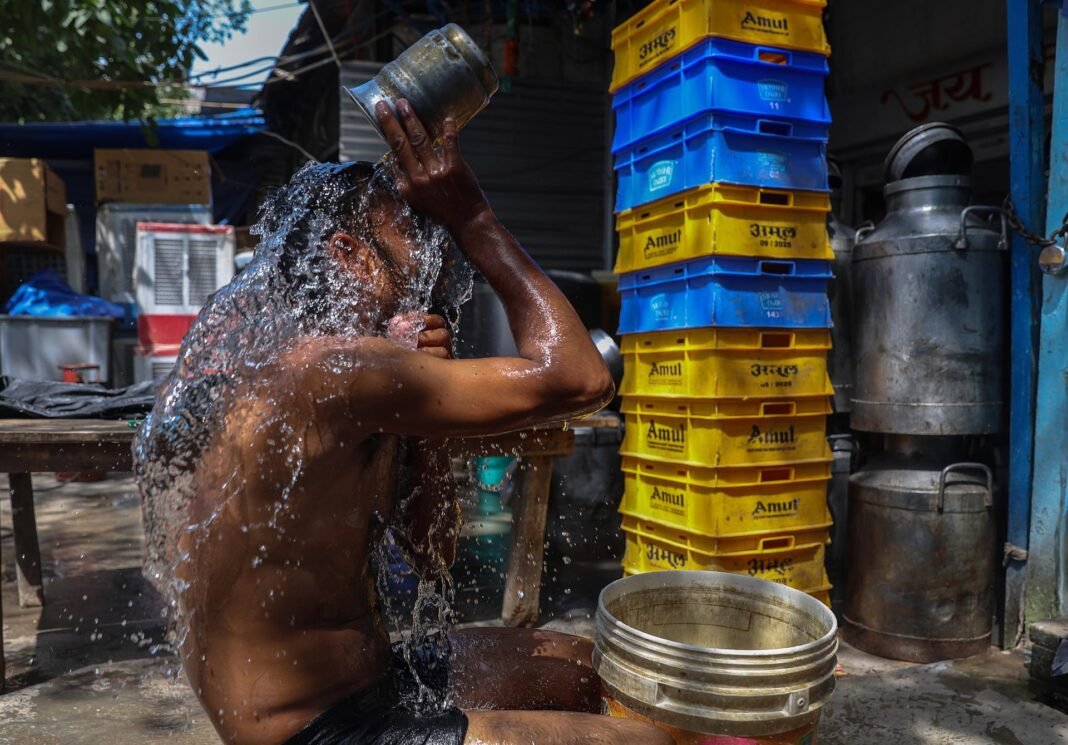 La India prevé la llegada de una ola de calor con temperaturas de más de 40 grados en Delhi