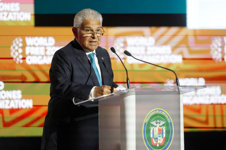 Panamá suspende la venta de energía eléctrica a Costa Rica