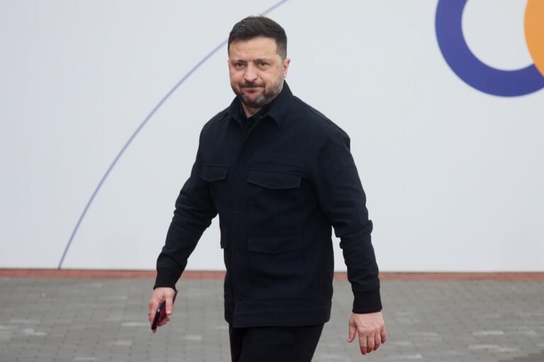 Ucrania anuncia tregua para mayo; esperan decisión de Rusia