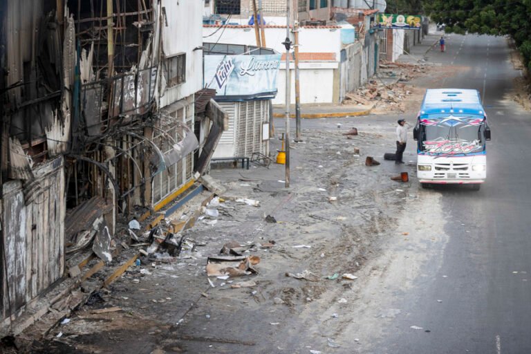 Se elevan a 589 las personas fallecidas por los dos terremotos en Venezuela