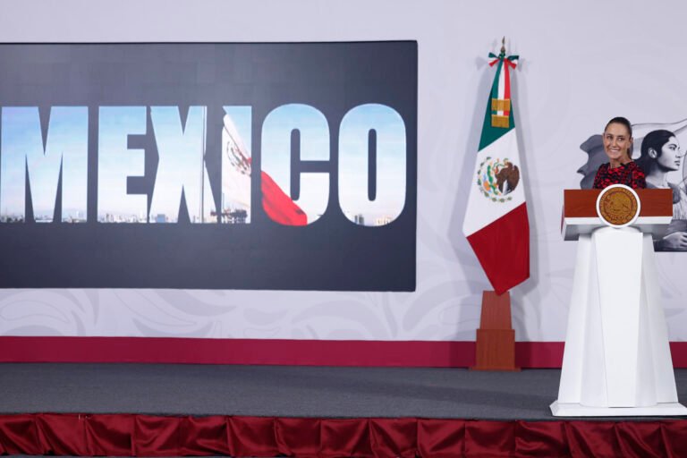 Sheinbaum evita aclarar dónde verá el partido inaugural