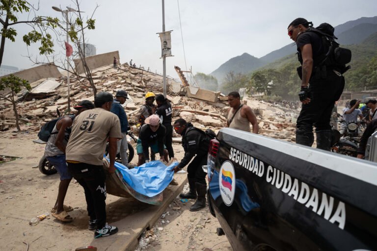 Suben a 188 los muertos en Venezuela y a mil 520 los heridos tras los dos fuertes terremotos