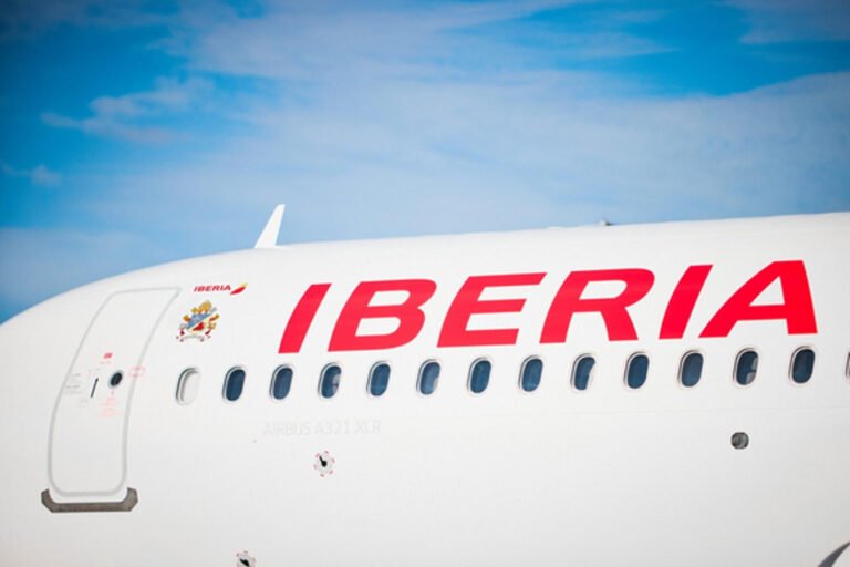 La aerolínea Iberia presenta su nuevo vuelo Monterrey-Madrid