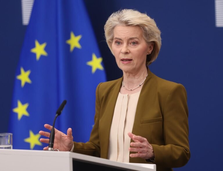 Bruselas presenta paquete de sanciones contra Rusia