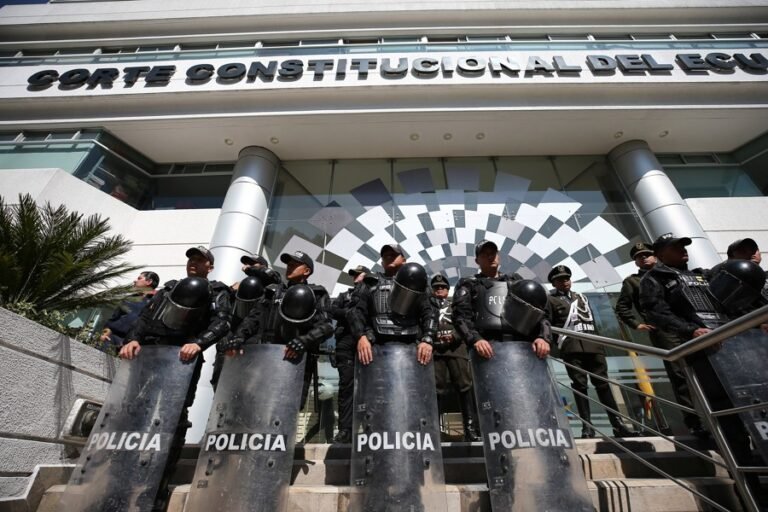 La Corte Constitucional de Ecuador avala estado de excepción que rige en diez provincias