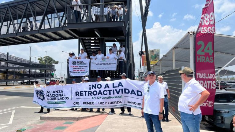 Jubilados protestan por la reducción de sus pensiones