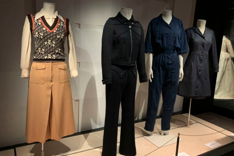 De Chanel a Calvin Klein: Bruselas repasa la historia del minimalismo en la moda hasta hoy