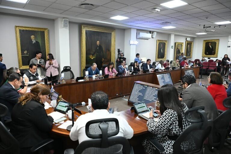 Regidores estarán obligados a presentarse y permanecer en sesiones de cabildo 