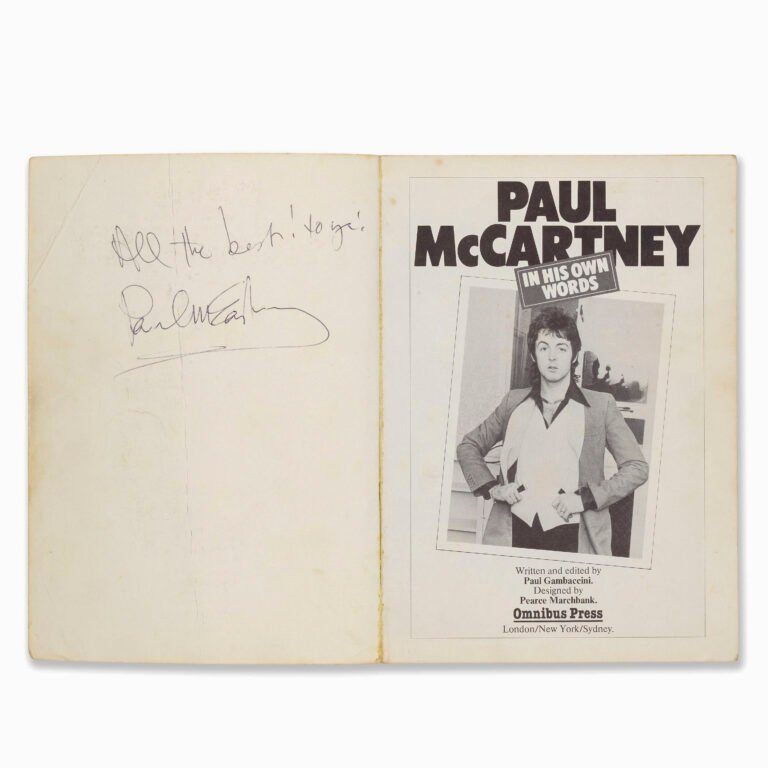 Un libro firmado por McCartney sale de tienda de segunda mano y se subasta por 1.400 euros