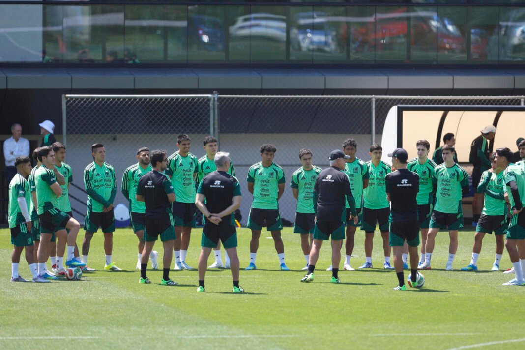 La selección mexicana cumple su primer entrenamiento tras anuncio del equipo mundialista