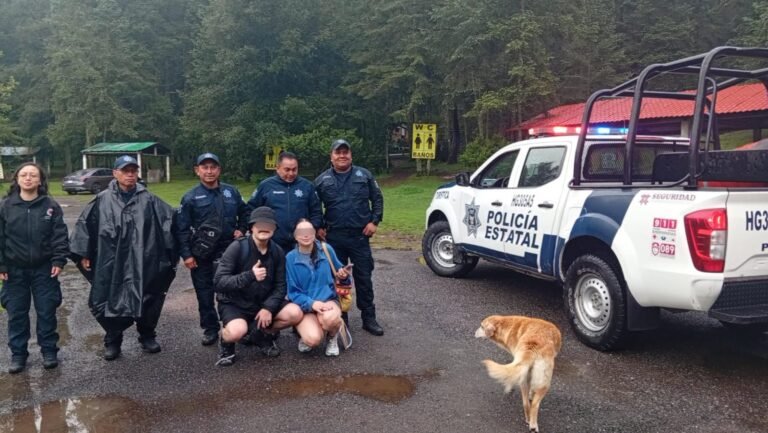 Turistas se pierden en una zona de bosque y Policía los rescata