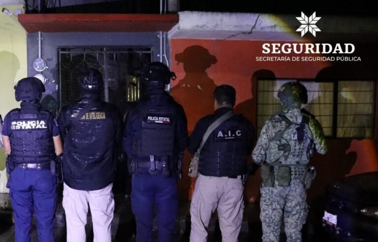 Los atraparon con huachicol robado y los vinculan a proceso