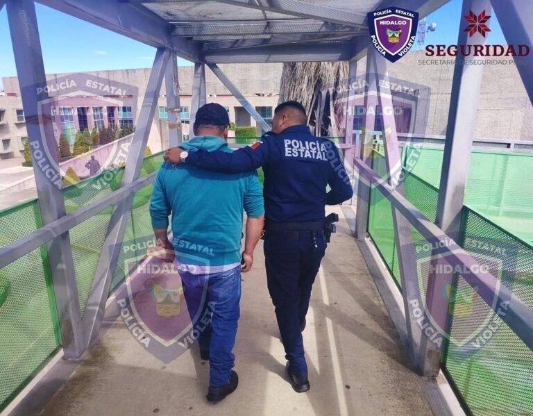 Salvaron a un varón que iba a atentar contra su vida en puente de Pachuca
