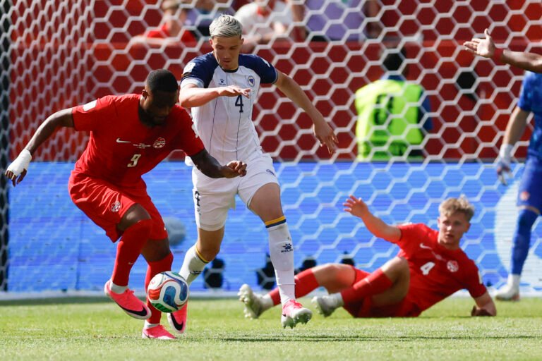 Apurado empate de Canadá, 1-1 con Bosnia y Herzegovina