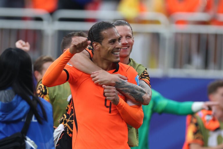 Países Bajos gana 3-1 a Túnez; va con Marruecos a dieciseisavos