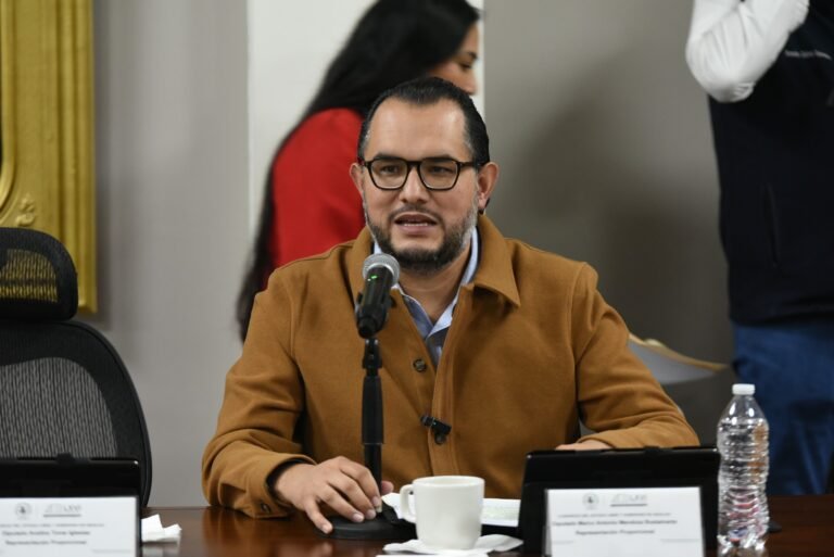 Solicita Marco Mendoza licencia por tiempo indefinido