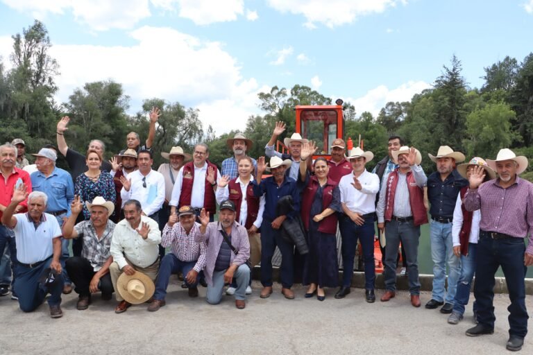 Retiran más de mil toneladas de lirio acuático en Huasca