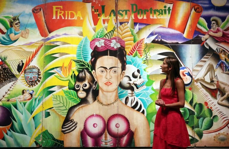 Exposición en Londres explora la evolución de Frida Kahlo