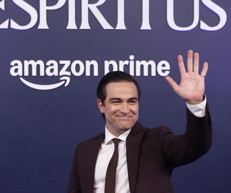 Alfonso Herrera encabezará el doblaje en español de ‘El gato con sombrero’
