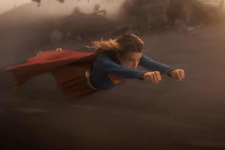 ‘Supergirl’ se aleja del heroísmo clásico y regresa más humana